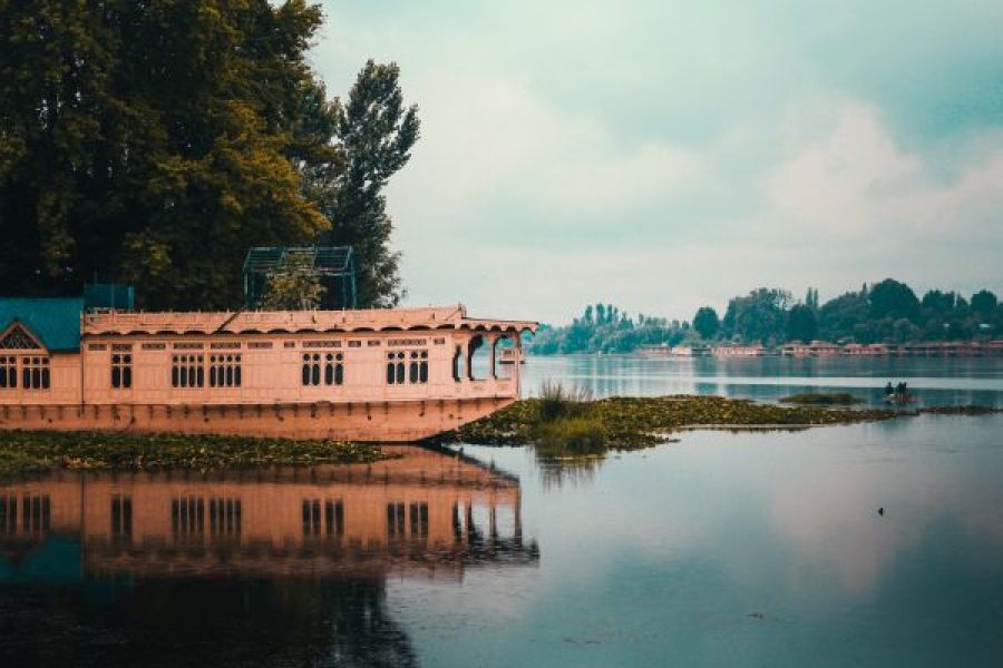 Kashmir Family 5 Days Tour Houseboat of kashmir