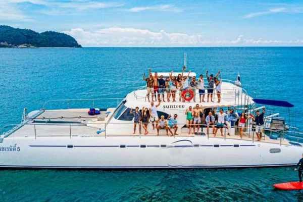 Sharing Yacht Party Pattaya