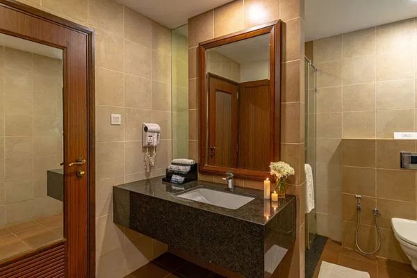 Adamo The Bellus 04 Days Tour